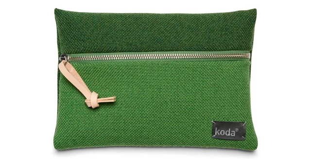 horizon etui grasgroen; pouch van duurzaam textiel van De Ploeg