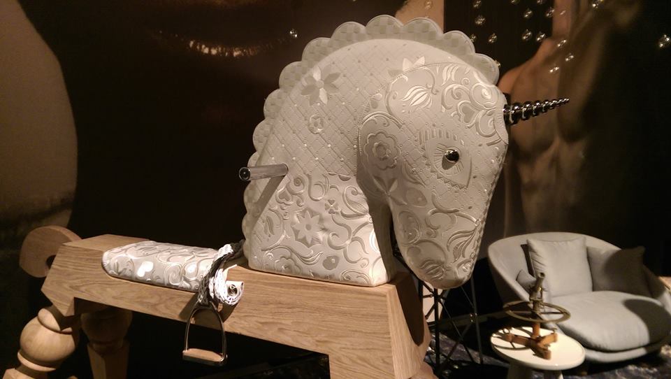 marcel wanders arion moooi milaan unicorn embroidery