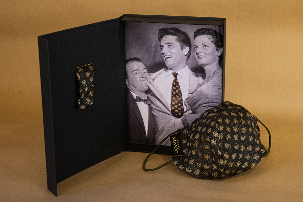 mondkapje gemaakt van gerecyclede zijden stropdassen