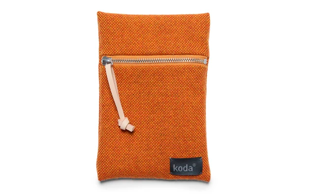 oranjegeel mini etui - duurzaam made in holland van reststoffen van weverij De Ploeg