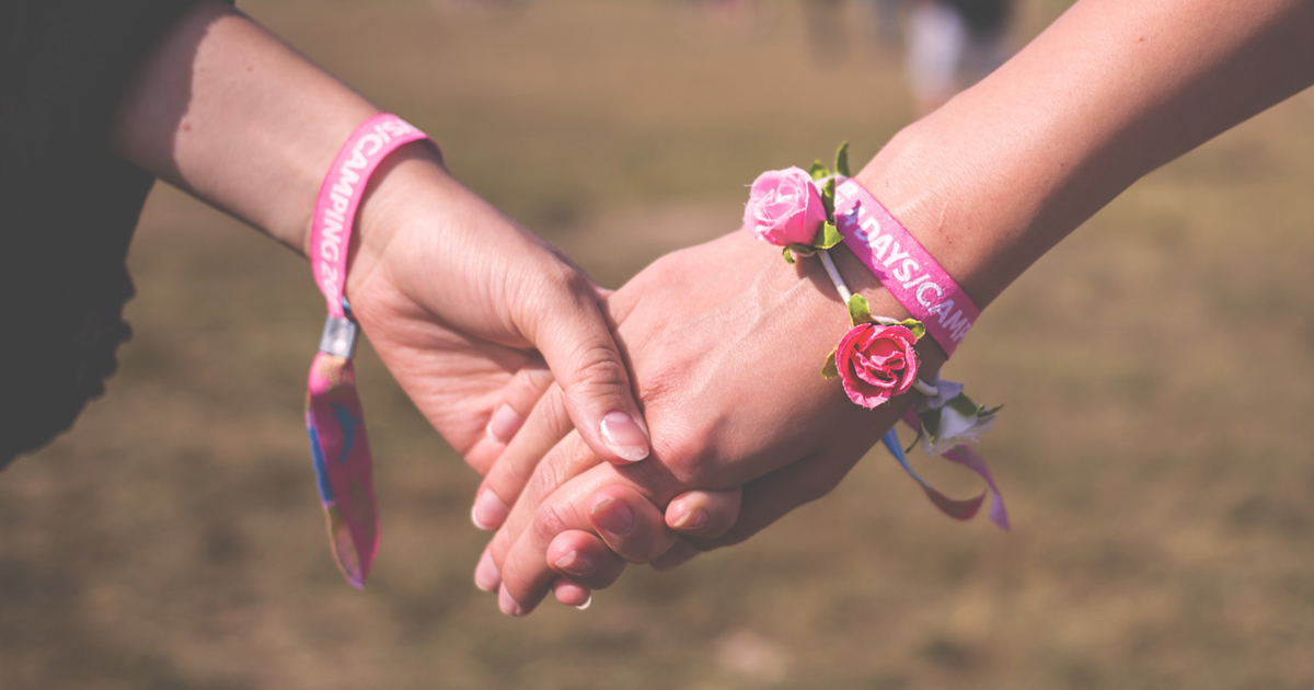 polsbandje bruiloft zomer tuinfeest minifestival