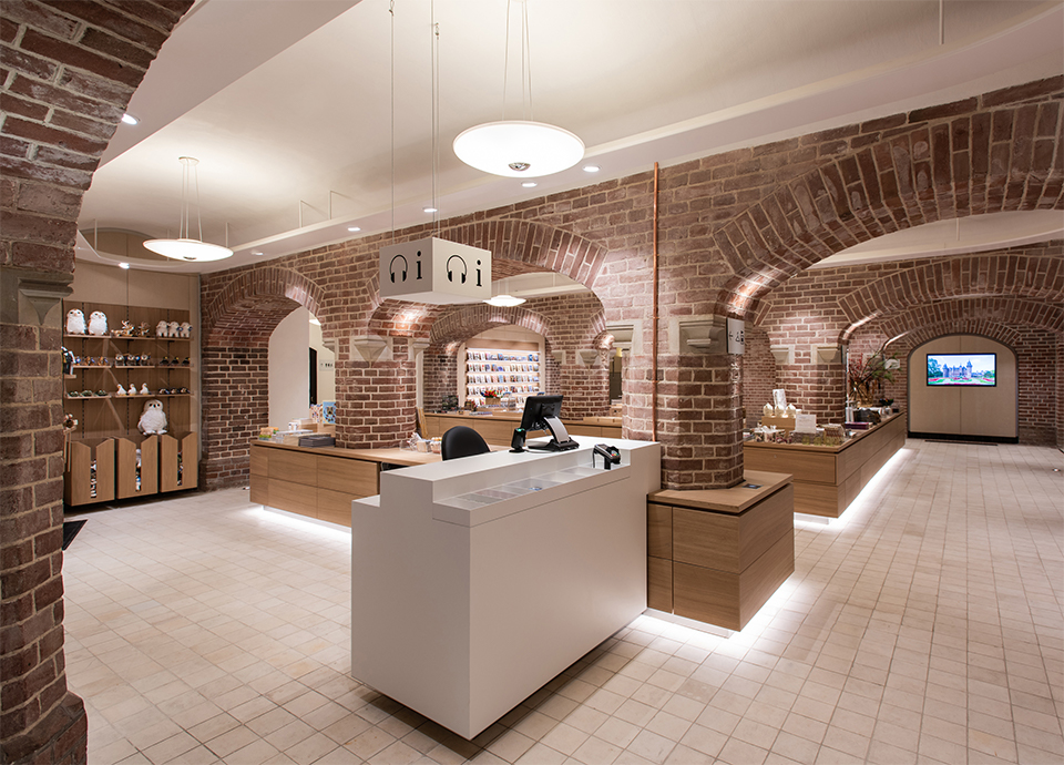 retaildesign signing museumstore hereweare architects cultuurenretail kasteel de haar museumwinkel