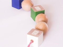 'Oom' stekkerdoos van David Okum